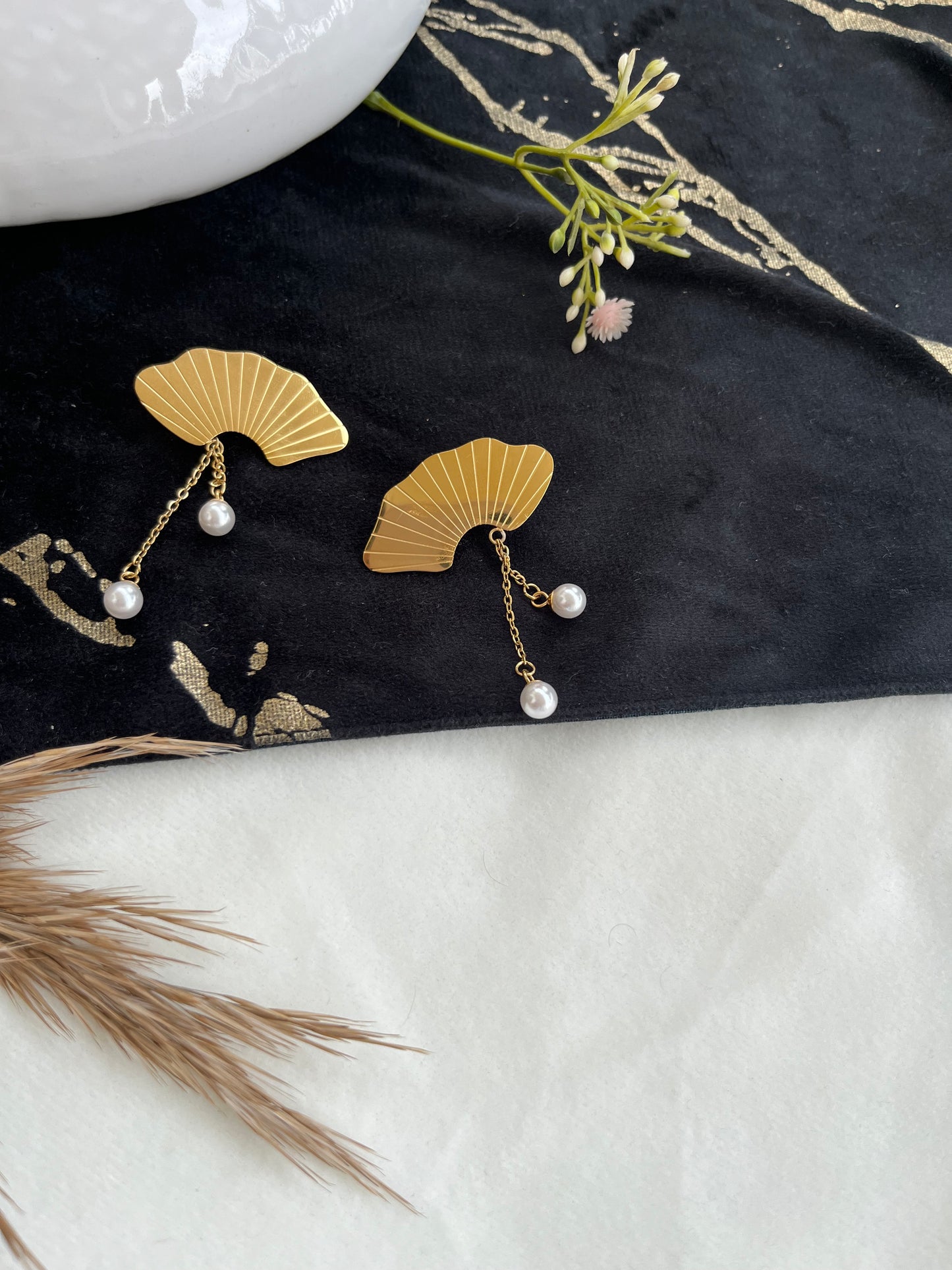 Anti Tarnish 18k Gold Pearl Drop Floral Earrings